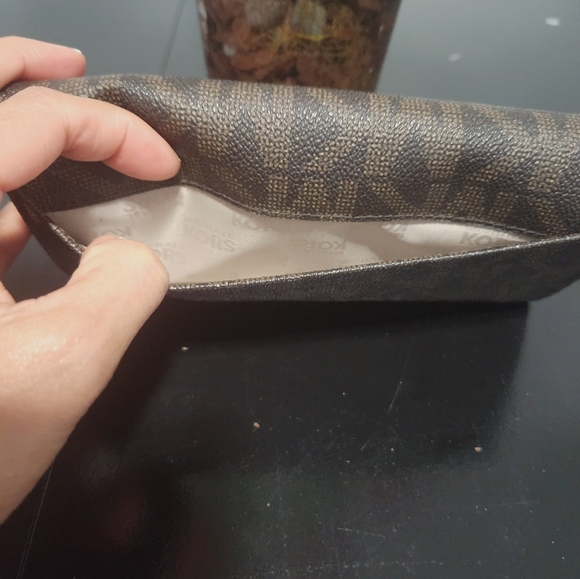 Michael Kors long wallet - Picture 3 of 6